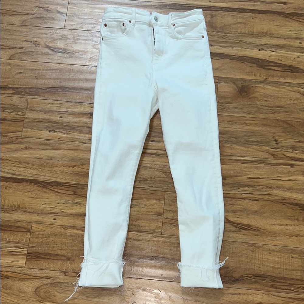 Zara White Cropped Jeans with High-Rise Waist Size 4